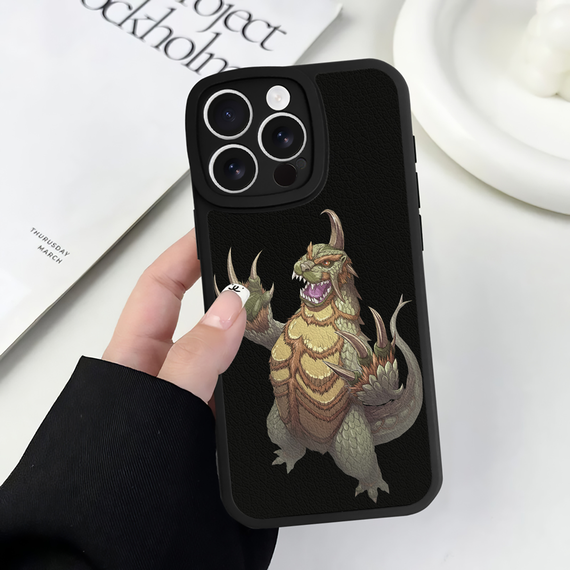 （画像用） ウルトラマン Ultraman 【iPhone 16シリーズ対応】シリコンスマホケース（レザー調） 材質：シリコン